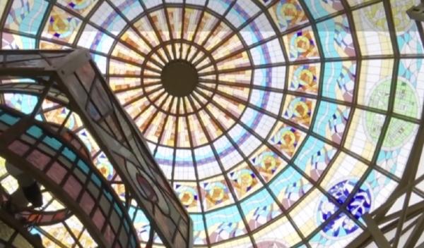 Cupola bibliotecii din Râmnicu Vâlcea, un vitraliu cu 144.000 de piese