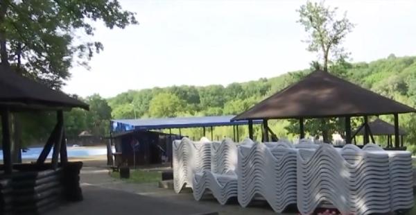 Piscinele, pustii în vremea pandemiei