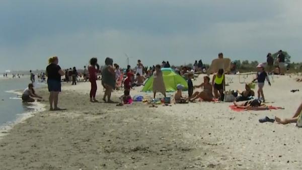 Peste 15 mii de turişti pe litoral, în minivacanţa de Rusalii