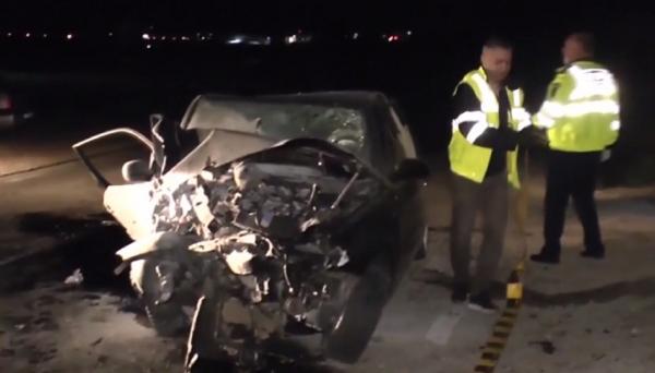 Un bărbat şi-a pierdut viaţa după ce a intrat cu maşina într-un cap de pod, în Neamţ