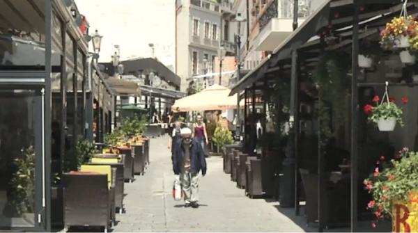 Managerul terasei din București care a impus taxă de Covid clienților, amendat drastic