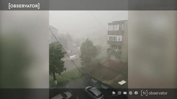 O furtună a făcut prăpăd în Zalău, provocând daune semnificative (Video)