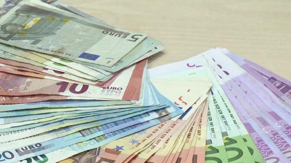 Angajaţii români au câştiguri mai mici din cauza pademiei