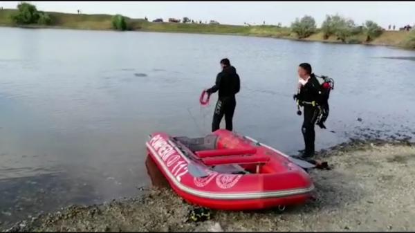 Un copil de 14 ani a murit înecat în lacul de la o fostă balastieră din Dâmbovița