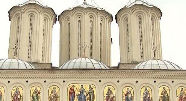 Preoții își cer credincioșii înapoi în biserici