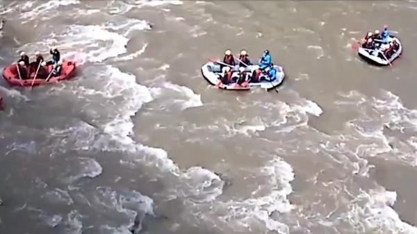 Rafting pe râul Buzău, o experiență plină de adrenalină