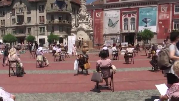 Eveniment inedit în Timişoara. Medicii care au luptat în prima linie au citit poezii