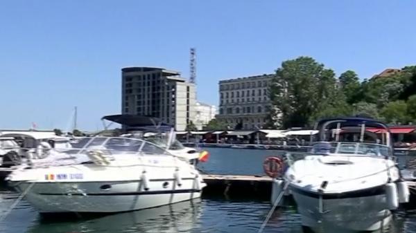 Plimbarea cu iahtul pe litoralul românesc, confort și relaxare pentru turiști