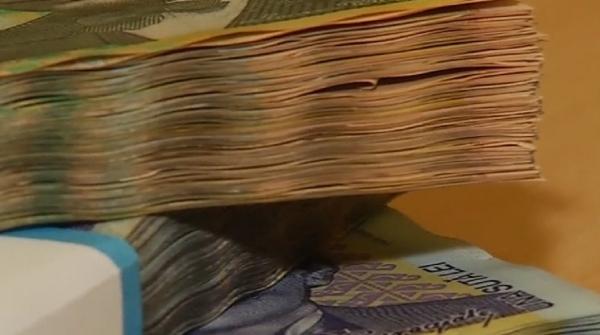 Părinții copiilor care nu au prins loc la grădinițe de stat ar putea primi bani pentru bonă