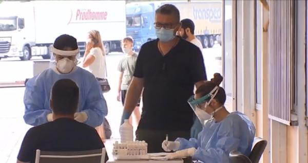 Turiștii români, testați aleatoriu de coronavirus la intrarea în Grecia (Video)