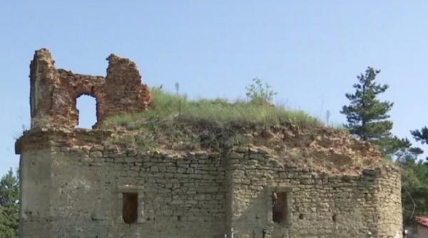 Biserica lui Cujbă din satul ieșean Poiana va fi restaurată