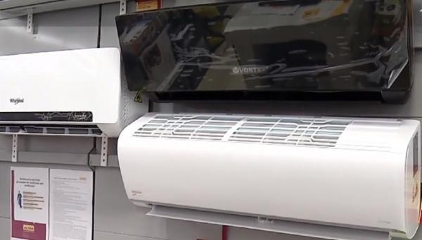 Canicula produce cozi la aparatele de aer condiționat