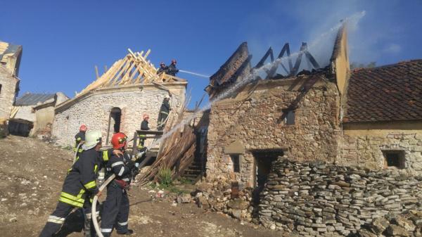 Incendiul de la Cetatea Râșnov a fost stins