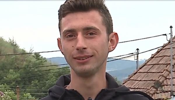Un tânăr din Mureş lucrează ca pompier voluntar de 2 ani. Vocaţia de salvator vine din familie