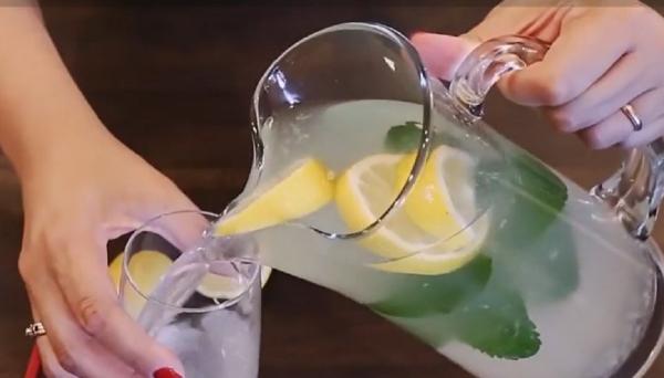 Cele mai potrivite alimente în zilele caniculare. Sfaturile nutriţioniştilor