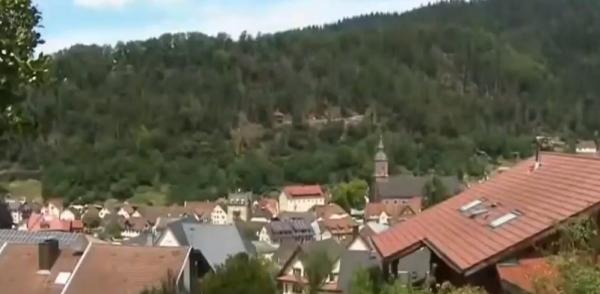 "Rambo" înarmat până-n dinți, liber în Munții Pădurea Neagră