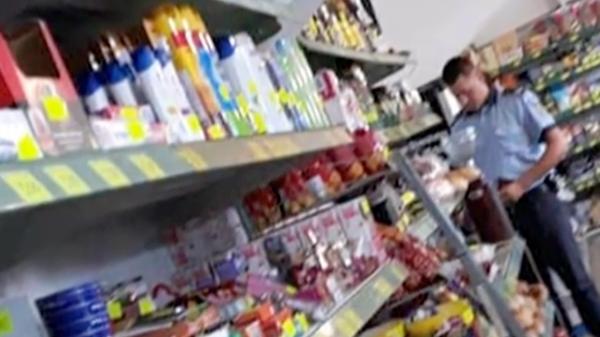 Poliţist din Gorj, amendat de colegii săi pentru că nu purta mască în magazin