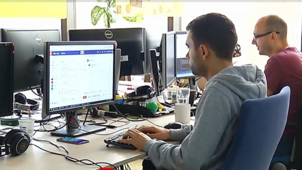 25% dintre românii rămași fără loc de muncă din cauza pandemiei de coronavirus sunt tineri: "Mă gândeam să-mi caut de muncă în afară"