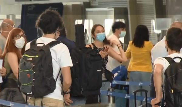 Turiști români lăsați fără avioane şi vacanţe, după ce Spania a fost introdusă pe lista galbenă, timp de 10 ore