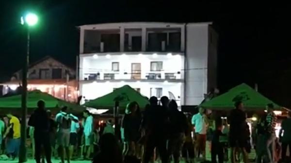 Terasele închise la ora 23, încasări reduse cu 40%