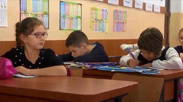 Părinții ezită să-și trimită copiii la școală, din toamnă, din cauza neîncrederii în măsurile de siguranță impuse