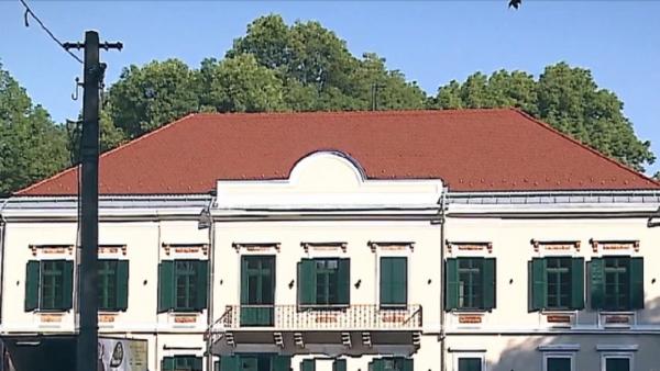 Lăsat în paragină zeci de ani, castelul fortificat Mariaffi din Mureş a primit o nouă şansă la strălucire