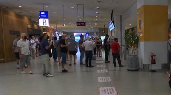 Turiștii români, cele mai multe infectări cu noul coronavirus în Grecia