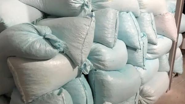 Comercianţi bănuiţi că vindeau otravă de şobolani ca pesticid. Percheziţii de amploare în 4 judeţe