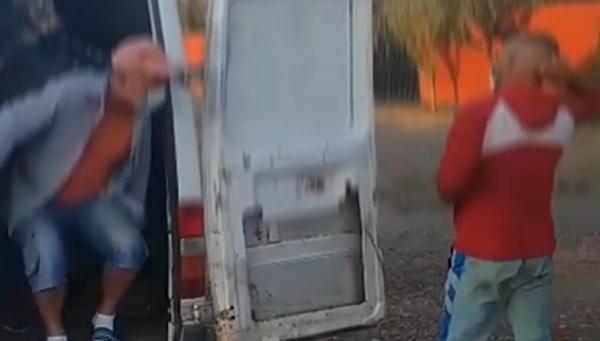 Pasageri înghesuiţi ca sardelele într-o dubă din Galaţi