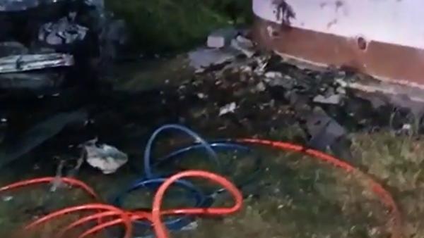 Tânăr de 25 de ani, mort după ce a intrat cu maşina într-o troiţă de beton, în Dâmboviţa