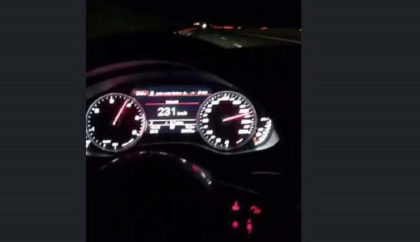 Live pe Facebook la volan, cu 231 km/h, pe o șosea din Timiș: "I-aș da mai tare, dar mi-e că-mi sare antena de pe mașină" (video)