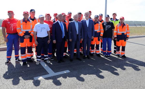 Autostrada care traversează Crimeea, inaugurată de Vladimir Putin