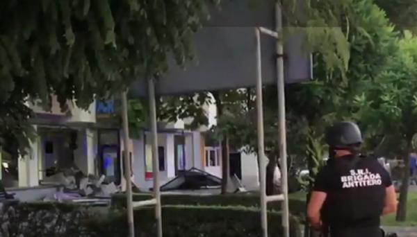 Hoţii au dat lovitura în Otopeni. Două bancomate au fost aruncate în aer în Otopeni
