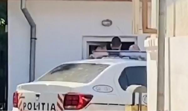 Adolescenți din Gorj, reținuți după ce s-au filmat când băteau un băiat de 14 ani (Video)