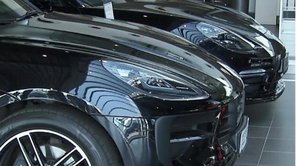 Specialiștii din industria auto estimează o revenire a vânzărilor la normal în ultima parte a anului