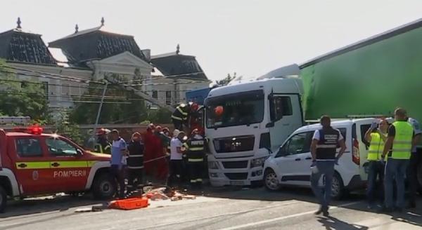 Un șofer de TIR, rănit grav într-un accident, refuză să i se facă transfuzii și are nevoie de tratamente alternative