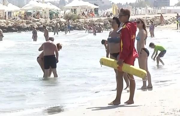 Distracție până în ultima clipă de vacanță. Turiștii au umplut hotelurile de la mare
