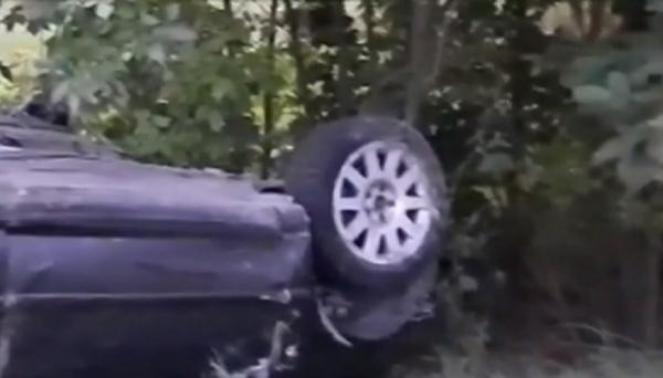 Tractor cu remorcă lovit de o mașină, lângă Caransebeș. Cinci persoane au ajuns la spital