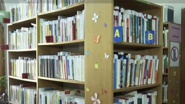 Biblioteca Judeţeană din Braşov sterilizează volumele împrumutate, filă cu filă