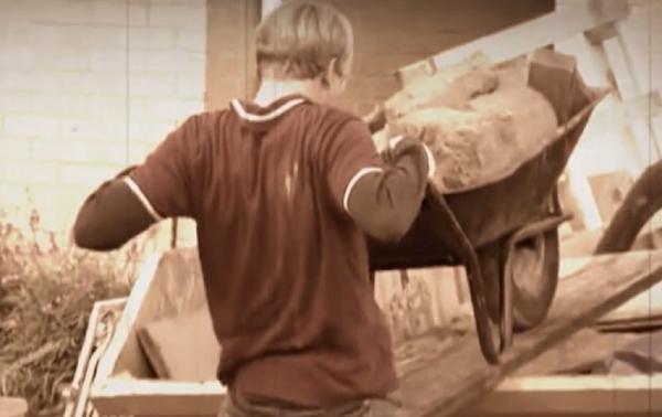 Român mort în Anglia, incinerat fără acordul rudelor din cauza unui e-mail trimis greșit