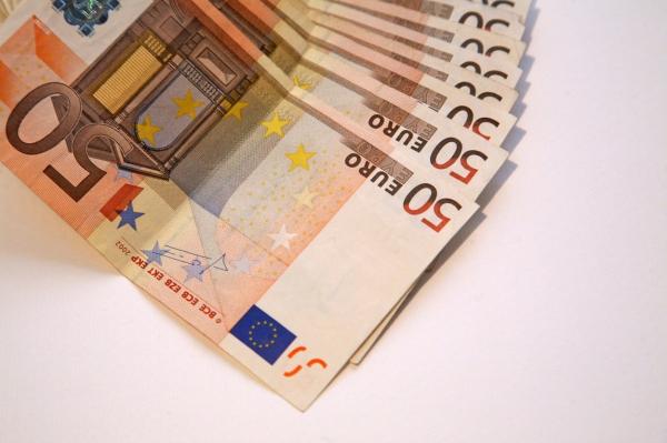 Italian suspectat că a păcălit zeci de români, în Craiova, cu peste un milion de euro