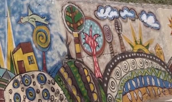 Ulița copilăriei, colorată de micuți într-un sat din Harghita