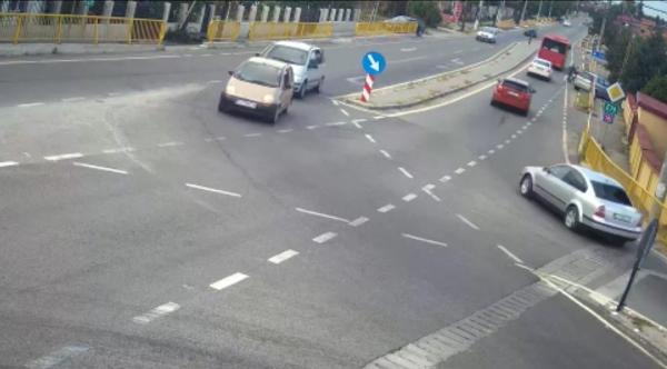 Femeie moartă după ce un Matiz a fost lovit puternic din spate de un Volkswagen Sharan, în Podari