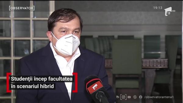 Studentii încep facultatea in scenariul hibrid