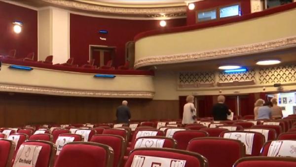 Coronavirusul lasă cortina peste teatrul gălățean. O actriţă a fost confirmată cu COVID-19