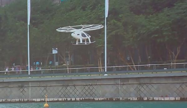 Taxiul zburător, creat pentru a transporta pasagerii în mediul urban, în Franța