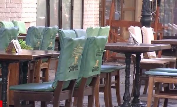 Restaurantele din București plătesc nota de plată, după creșterea numărului de îmbolnăviri