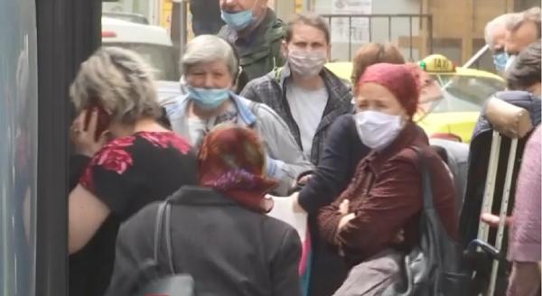 Explozia de infecții cu noul coronavirus aduce un val de restricții în întreaga Românie
