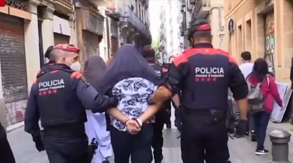 Traficanți români de droguri, arestați de poliția spaniolă. Aveau cea mai mare plantaţie subterană descoperită vreodată în Spania