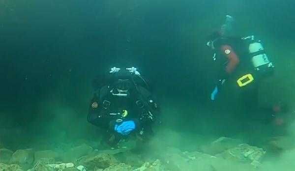 Cursuri de scufundări pentru turişti în adâncurile Mării Negre